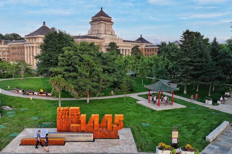 修缮一新的长春新民大街历史文化街区。人民网记者 李洋摄